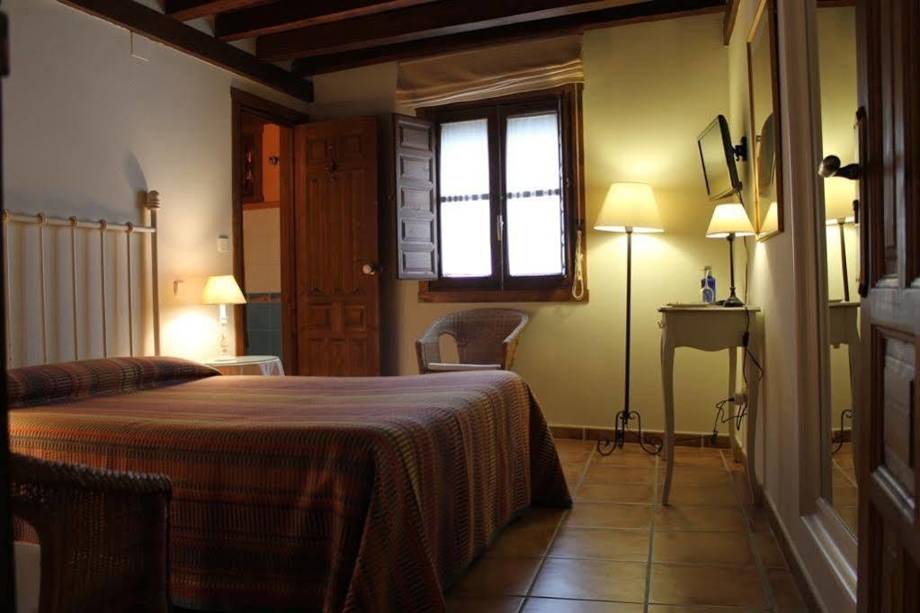 Hostal Rural Luna Y Hostal Rural Lunaposada Candeleda Dış mekan fotoğraf