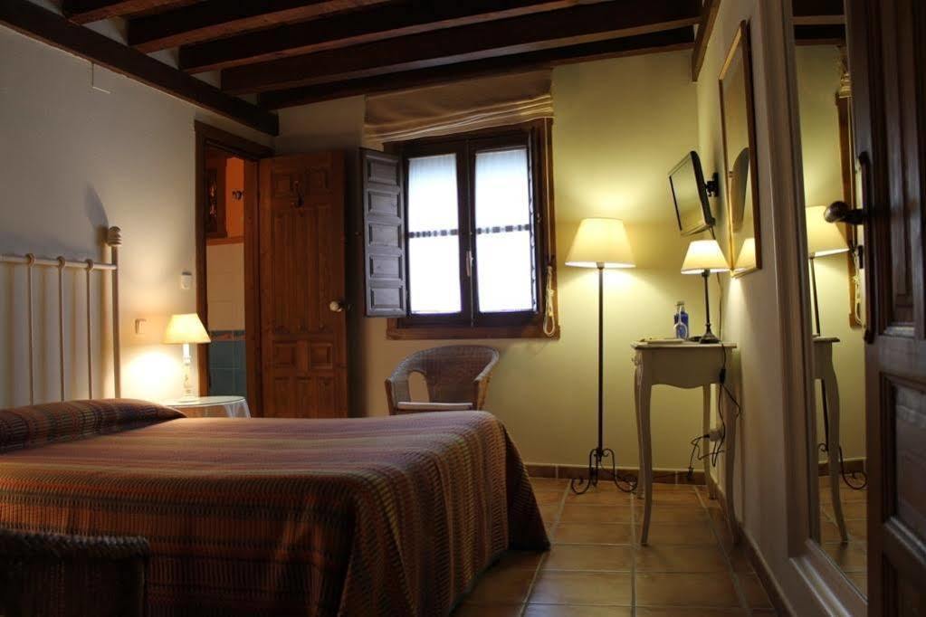 Hostal Rural Luna Y Hostal Rural Lunaposada Candeleda Dış mekan fotoğraf