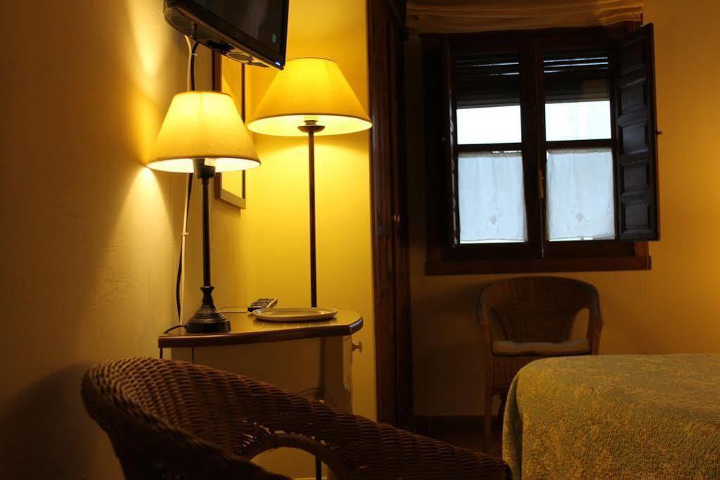 Hostal Rural Luna Y Hostal Rural Lunaposada Candeleda Dış mekan fotoğraf
